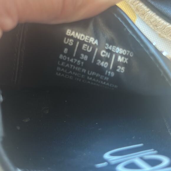 Calvin Klein Bandera Jute Wedged Leather
Sandals/Slides. Size 8 See Video - Picture 6 of 7